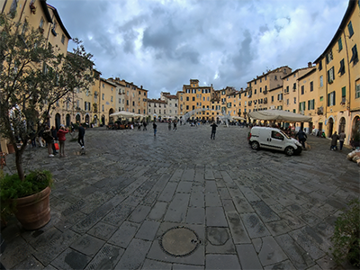 Lucca Piazza Anfiteatro