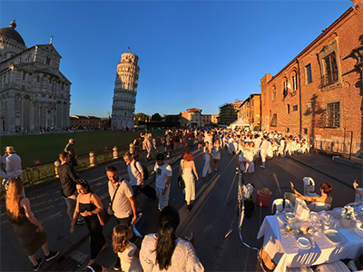 Pisa Cena in bianco Piazza dei Miracoli