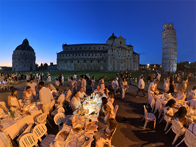 Pisa Cena in bianco Piazza dei Miracoli