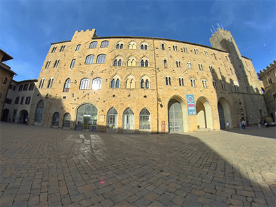 Volterra Piazza Palazzo Priori