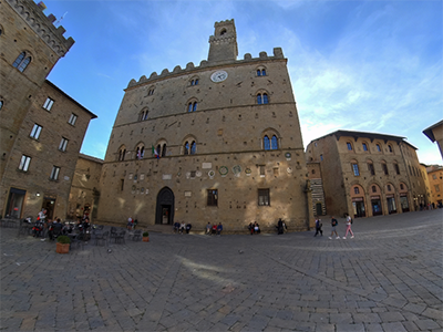 Volterra Piazza Palazzo Priori